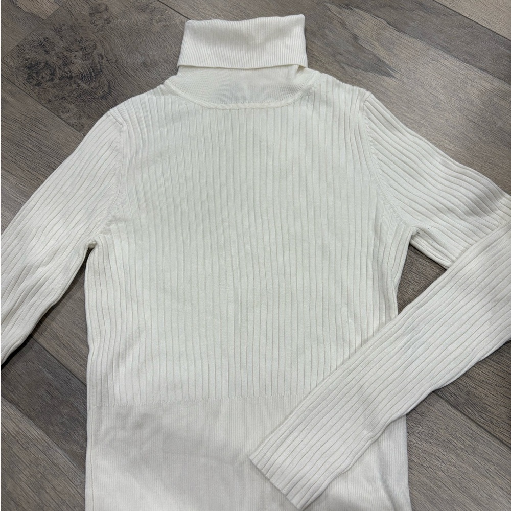 🌟2/$20🌟 Zara Cream Ribbed Turtleneck Sweater